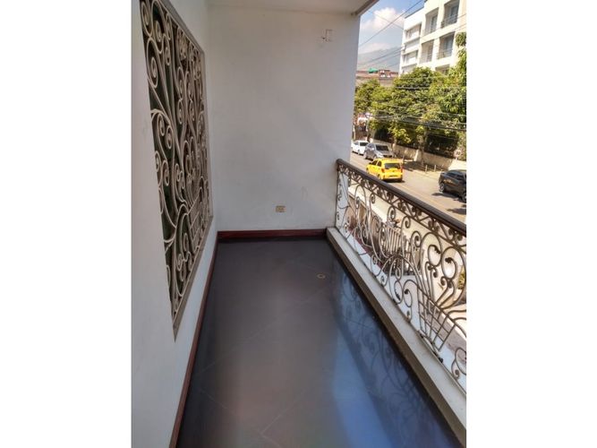 Casa de 10 alcobas en venta en La Flora, Cali, 924 m² · foto 9 de 24