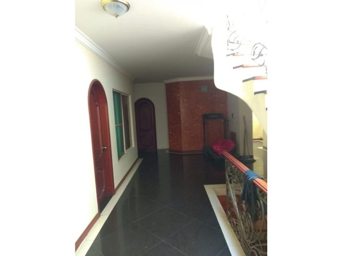 Casa de 10 alcobas en venta en La Flora, Cali, 924 m² · foto 12 de 24