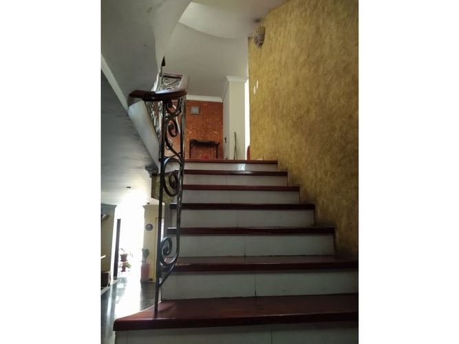 Casa de 10 alcobas en venta en La Flora, Cali, 924 m² · foto 13 de 24