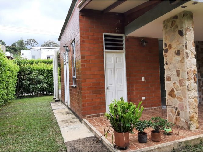 Casa de 3 alcobas en venta en Las Mercedes, Jamundí, 220 m² · foto 7 de 8