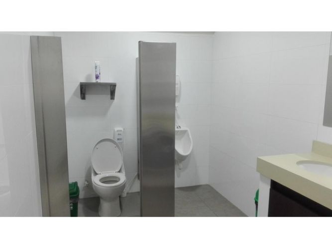 Oficina en venta en El Limonar, Cali, 212 m² · foto 7 de 8