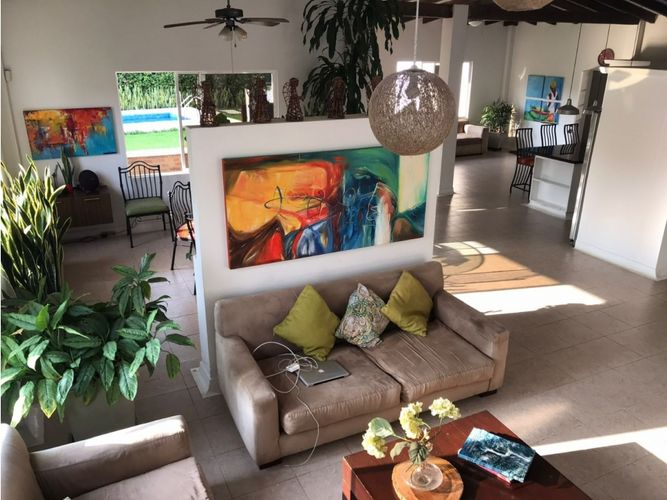 Casa de 4 alcobas en venta en Verde Horizonte, Jamundí, 468 m² · foto 2 de 8