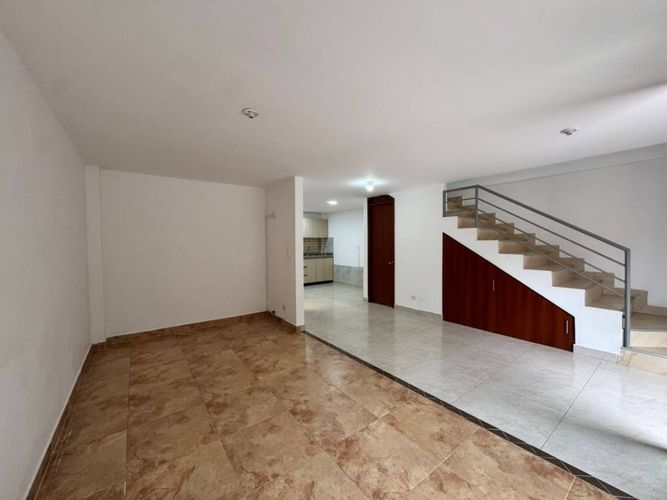Casa de 3 alcobas en venta en Mirador De Cantabria, Ibagué, 87 m² · foto 3 de 24