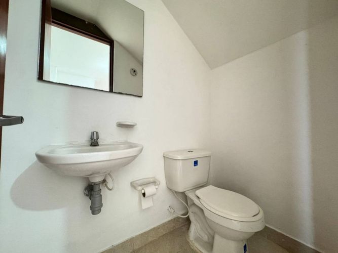 Casa de 3 alcobas en venta en Mirador De Cantabria, Ibagué, 87 m² · foto 5 de 24