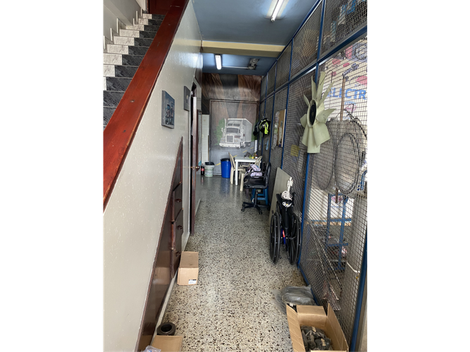 Bodega en venta en Popular, Cali, 196 m² · foto 2 de 10