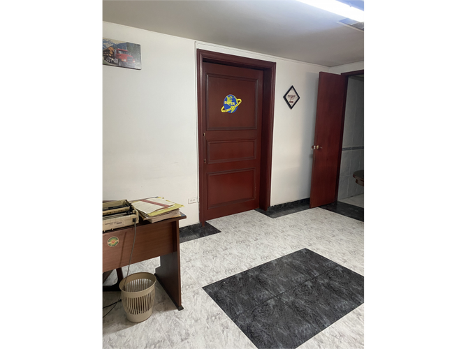Bodega en venta en Popular, Cali, 196 m² · foto 9 de 10
