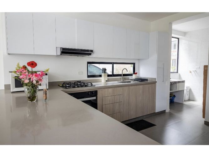 Casa de 5 alcobas en venta en Las Mercedes, Jamundí, 280 m² · foto 5 de 14