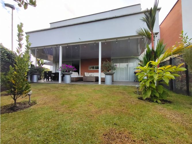 Casa de 5 alcobas en venta en Senderos De La Morada, Cali, 300 m² · foto 5 de 11