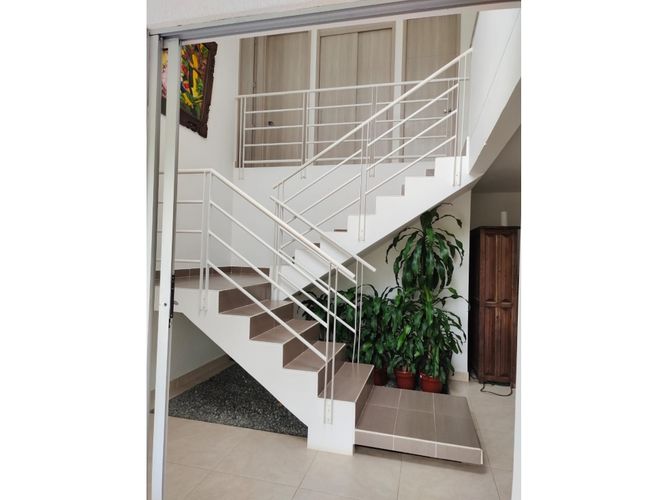 Casa de 5 alcobas en venta en Senderos De La Morada, Cali, 300 m² · foto 8 de 11