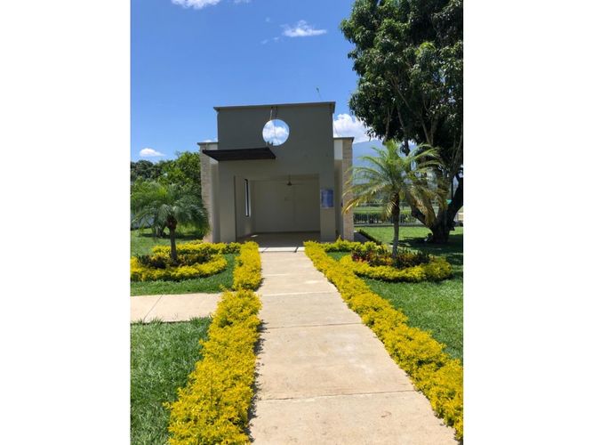 Casa de 5 alcobas en venta en Las Mercedes, Jamundí, 600 m² · foto 2 de 5