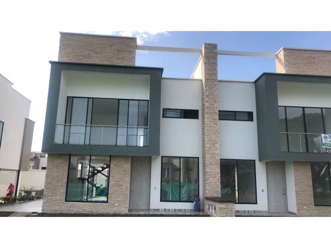 Casa de 5 alcobas en venta en Las Mercedes, Jamundí, 600 m² · foto 3 de 5