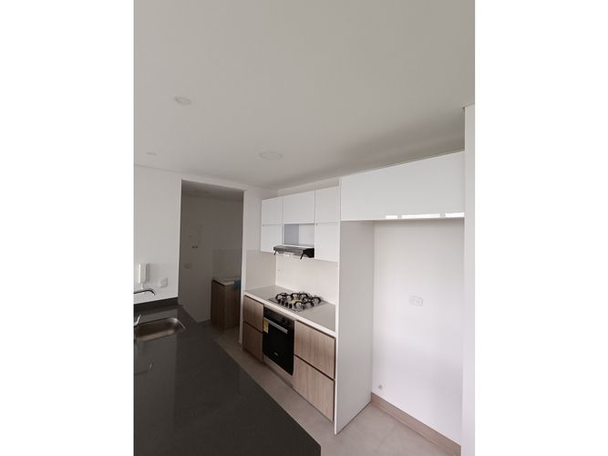 Apartamento de 2 alcobas en venta en La Flora, Cali, 87 m² · foto 2 de 17