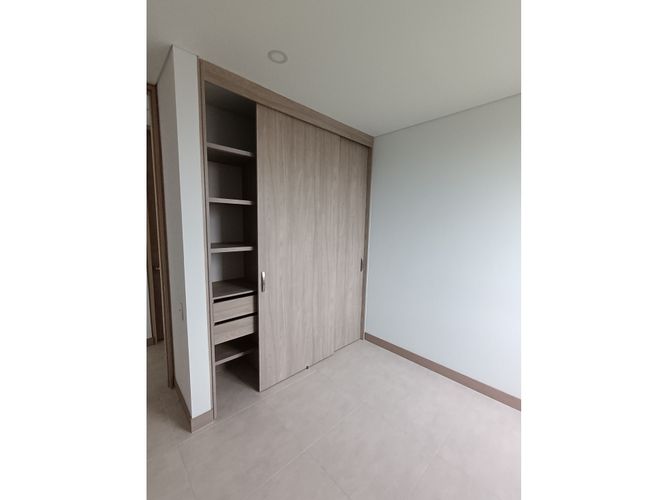 Apartamento de 2 alcobas en venta en La Flora, Cali, 87 m² · foto 6 de 17