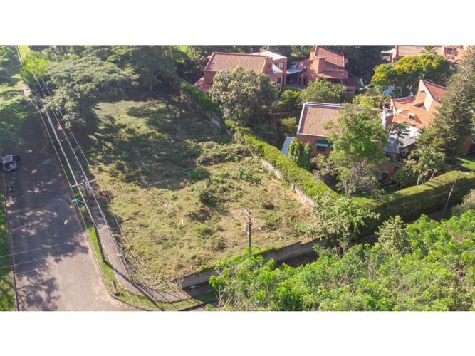 Lote en venta en Pance, Cali, 1652 m² · foto 2 de 6