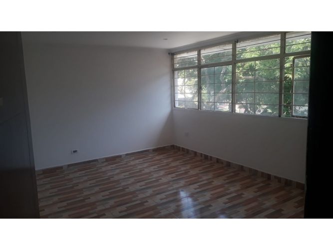 Casa de 4 alcobas en venta en La Flora, Cali, 370 m² · foto 6 de 14