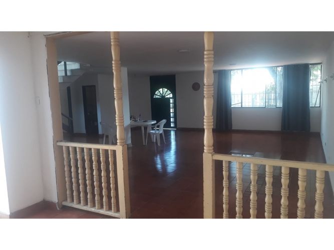 Casa de 4 alcobas en venta en La Flora, Cali, 370 m² · foto 9 de 14