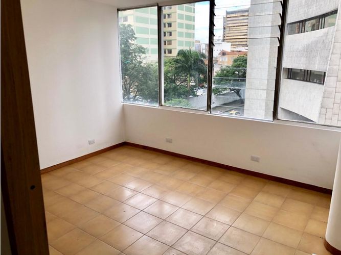 Oficina en venta en San Pedro, Cali, 100 m² · foto 3 de 16