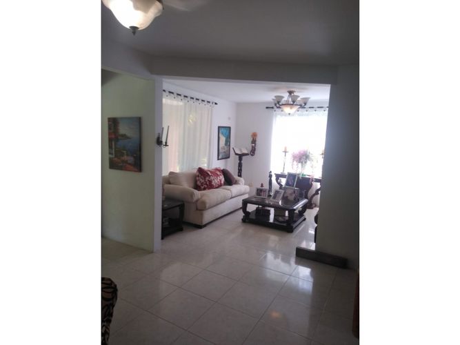 Casa de 4 alcobas en venta en Las Mercedes, Jamundí, 260 m² · foto 6 de 12