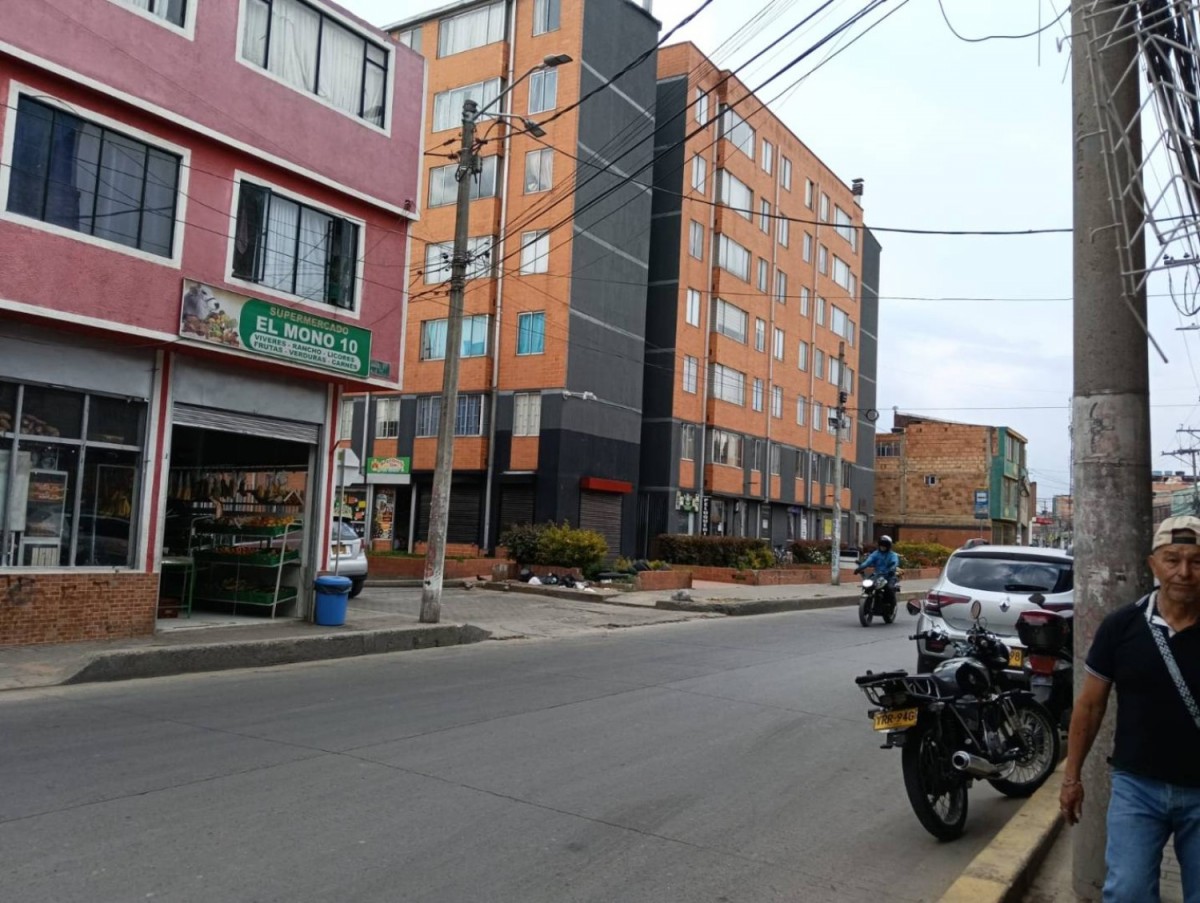 Casa en venta en Bosa Islandia, Bogotá · foto 3 de 24