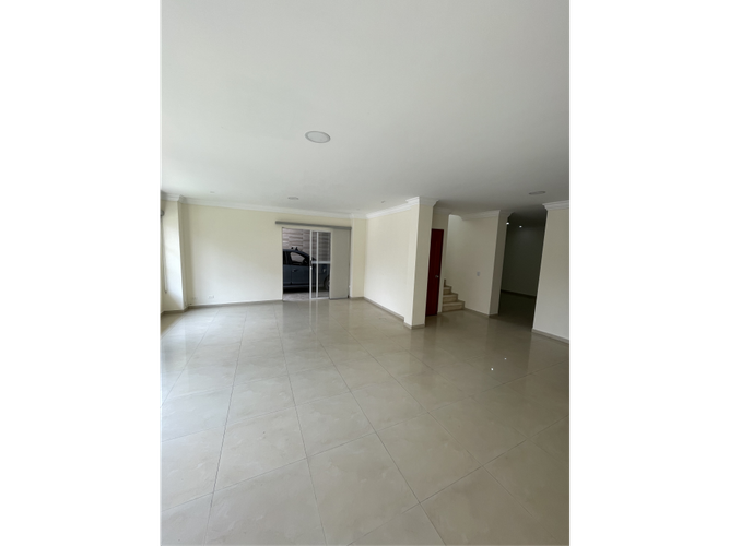 Casa de 5 alcobas en venta en Ciudad Jardin, Cali, 311 m² · foto 2 de 13