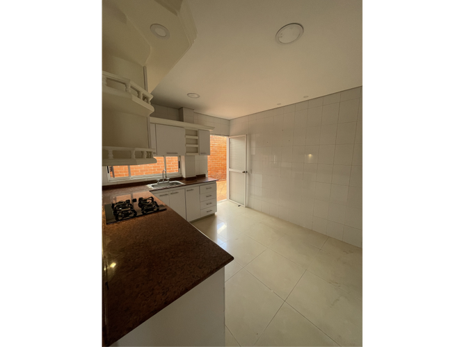 Casa de 5 alcobas en venta en Ciudad Jardin, Cali, 311 m² · foto 10 de 13