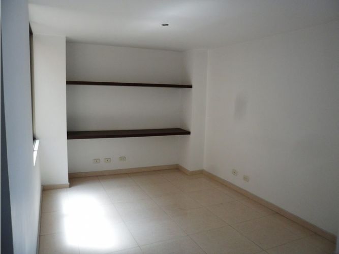 Edificio en venta en El Ingenio, Cali, 800 m² · foto 11 de 20