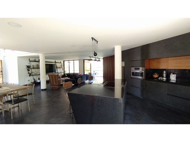 Casa de 5 alcobas en venta en Pantanillo, La Ceja, 435 m² · foto 8 de 24
