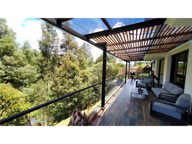 Casa de 5 alcobas en venta en Pantanillo, La Ceja, 435 m² · foto 9 de 24