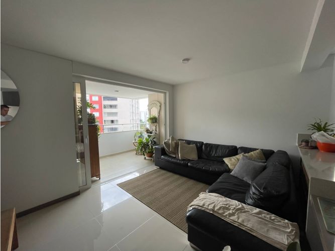 Apartamento de 3 alcobas en venta en La Flora, Cali, 102 m² · foto 3 de 10
