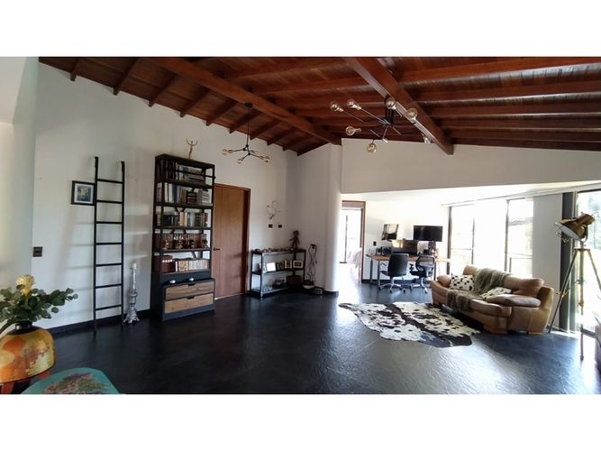 Casa de 5 alcobas en venta en Pantanillo, La Ceja, 435 m² · foto 18 de 24
