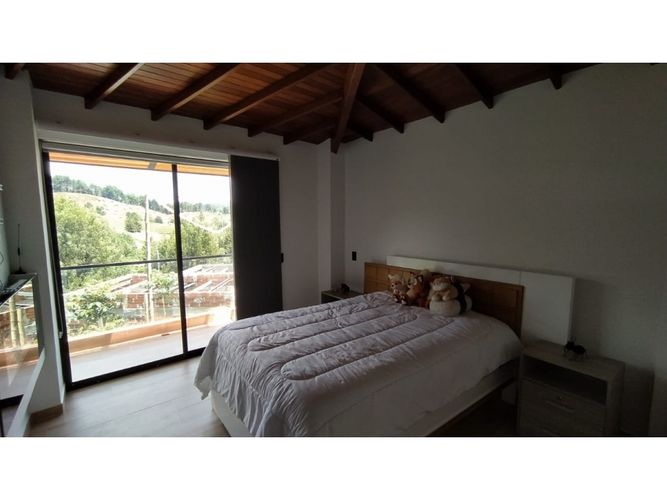 Casa de 5 alcobas en venta en Pantanillo, La Ceja, 435 m² · foto 22 de 24