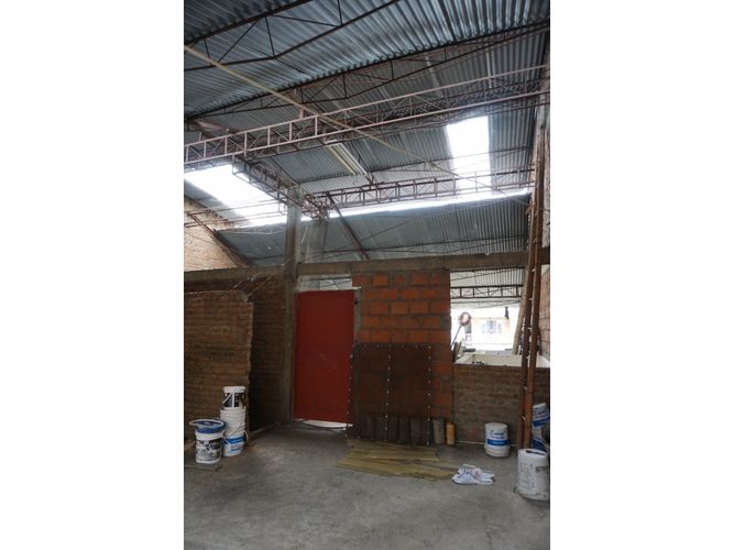 Casa de 8 alcobas en venta en Verde Horizonte, Jamundí, 388 m² · foto 11 de 12