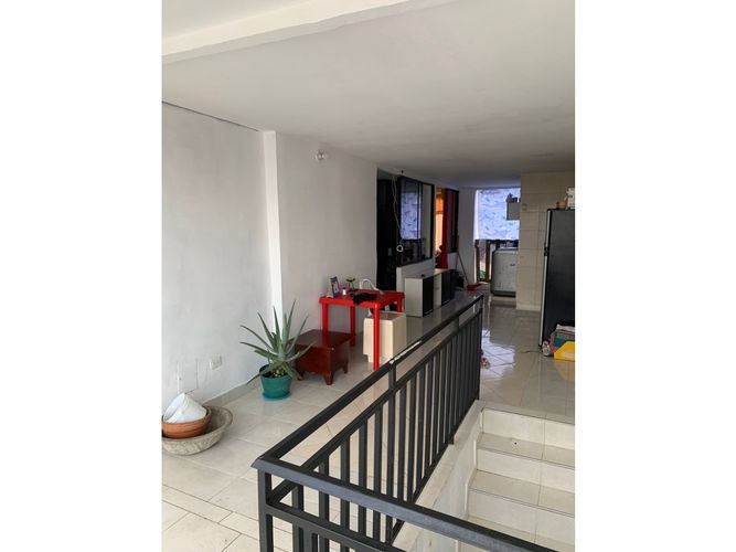 Casa de 6 alcobas en venta en Santa Barbara, Cali, 180 m² · foto 7 de 9