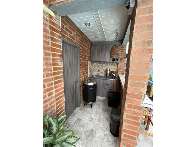 Casa de 6 alcobas en venta en El Castillo, Jamundí, 331 m² · foto 19 de 21
