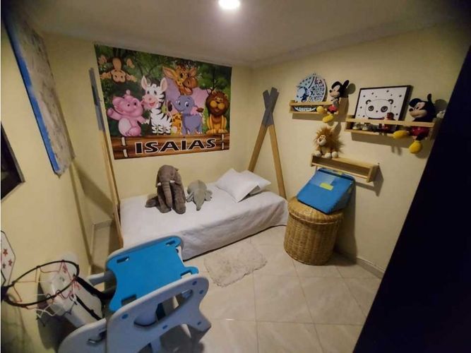 Casa de 5 alcobas en venta en Loma Del Indio, Medellín, 200 m² · foto 3 de 18