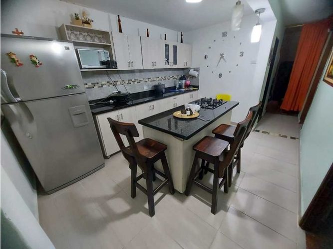 Casa de 5 alcobas en venta en Loma Del Indio, Medellín, 200 m² · foto 10 de 18