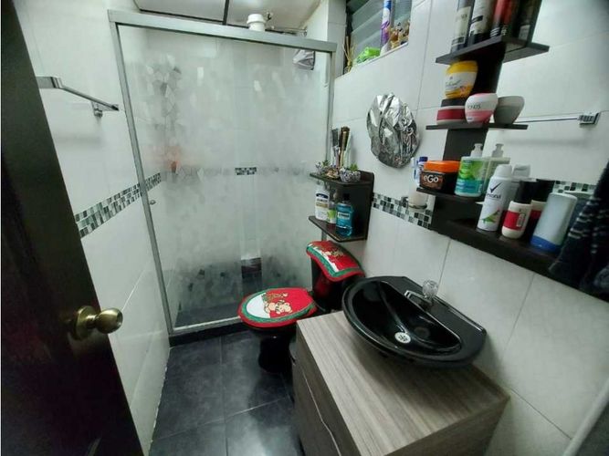 Casa de 5 alcobas en venta en Loma Del Indio, Medellín, 200 m² · foto 11 de 18