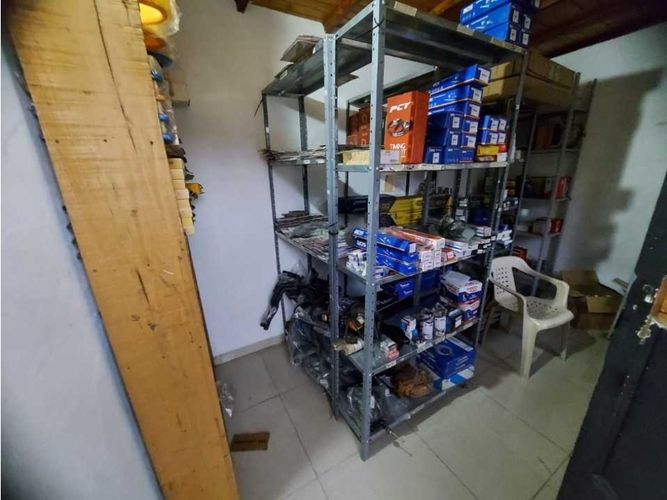 Casa de 5 alcobas en venta en Loma Del Indio, Medellín, 200 m² · foto 13 de 18