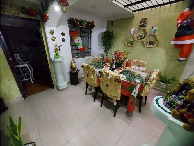 Casa de 5 alcobas en venta en Loma Del Indio, Medellín, 200 m² · foto 14 de 18