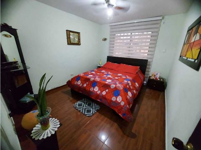 Casa de 5 alcobas en venta en Loma Del Indio, Medellín, 200 m² · foto 17 de 18