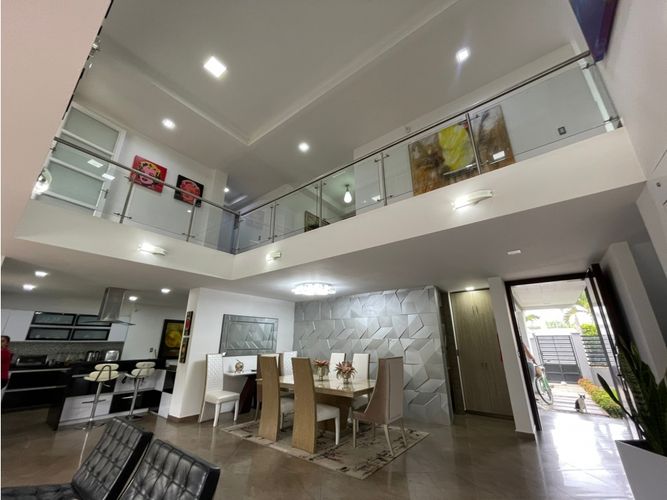 Casa de 5 alcobas en venta en Las Mercedes, Jamundí, 380 m² · foto 2 de 19