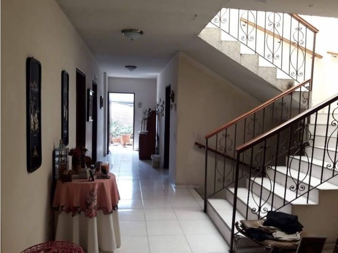 Casa de 5 alcobas en venta en El Bosque, Cali, 350 m² · foto 6 de 10