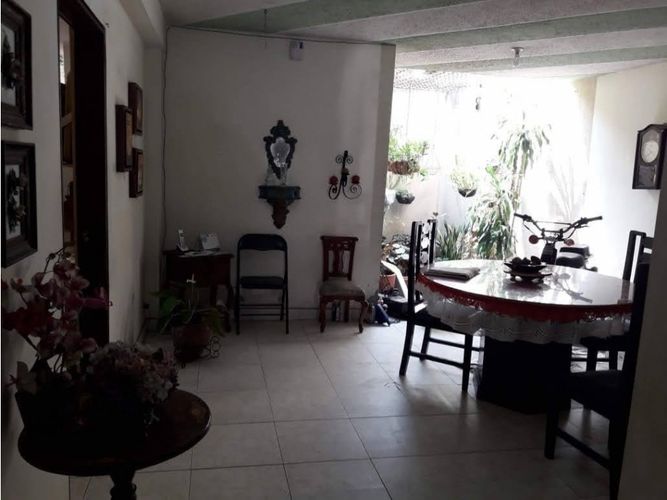 Casa de 5 alcobas en venta en El Bosque, Cali, 350 m² · foto 8 de 10
