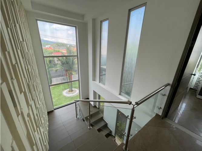 Casa de 5 alcobas en venta en Las Mercedes, Jamundí, 380 m² · foto 18 de 19