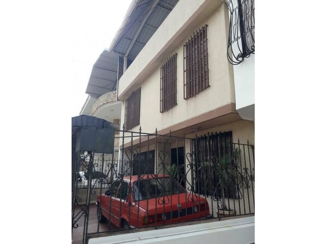 Casa de 5 alcobas en venta en El Bosque, Cali, 350 m² · foto 9 de 10