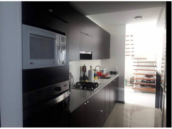 Casa de 4 alcobas en venta en Alfaguara, Jamundí, 179 m² · foto 2 de 9