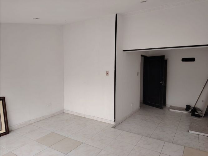 Apartamento de 5 alcobas en venta en Santa Rita, Cali, 220 m² · foto 2 de 23