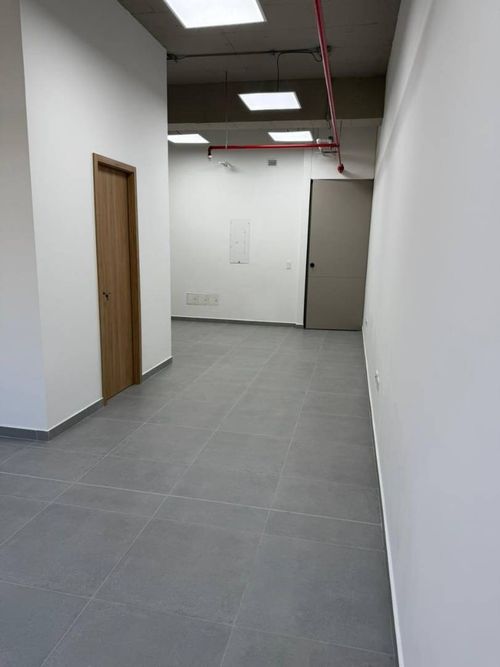 Oficina en arriendo en Altos Del Poblado, Medellín, 37 m² · foto 3 de 9