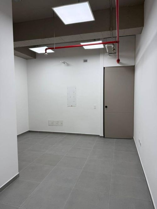 Oficina en arriendo en Altos Del Poblado, Medellín, 37 m² · foto 8 de 9