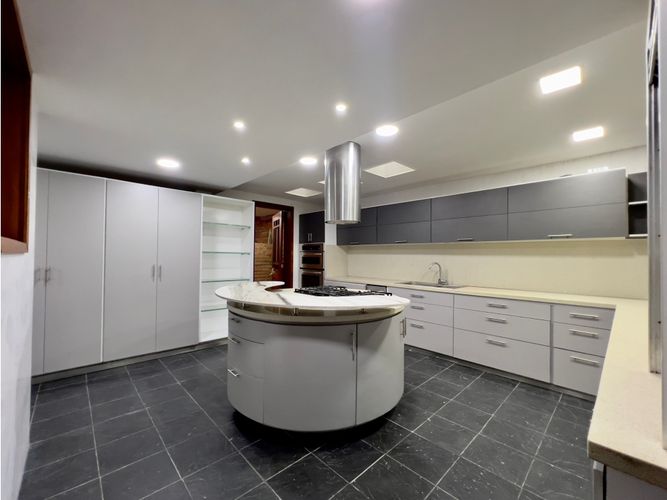 Casa de 4 alcobas en venta en Ciudad Jardin, Cali, 550 m² · foto 7 de 24